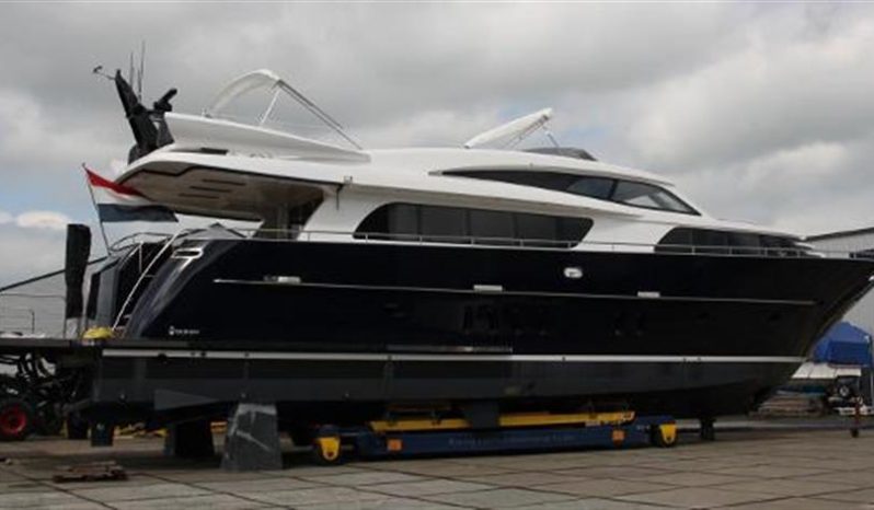 90ft 2016 Van der Valk 26M Raised Pilothouse — VAN DER VALK full