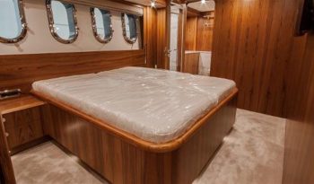 90ft 2016 Van der Valk 26M Raised Pilothouse — VAN DER VALK full